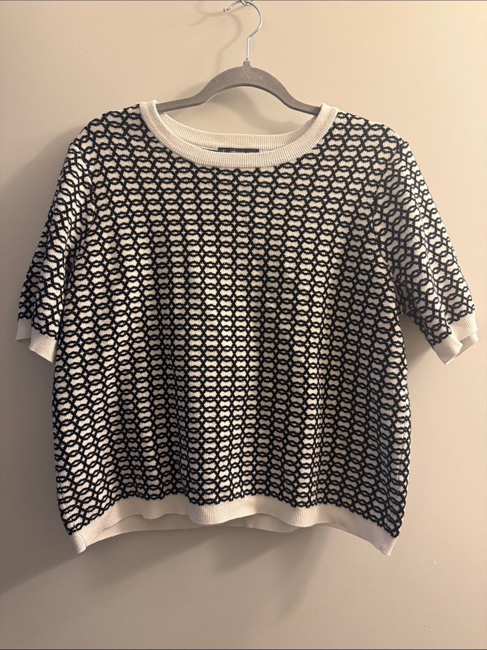 Adrianna Papell Black and White Short-Sleeve Knit Top